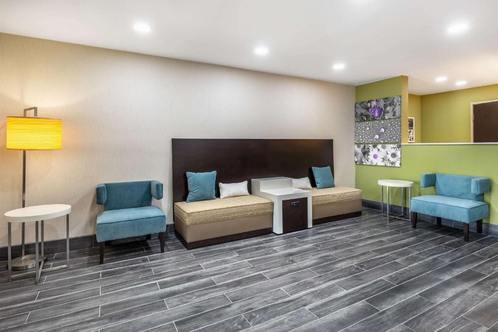 Smoky Hill Inn and Suites