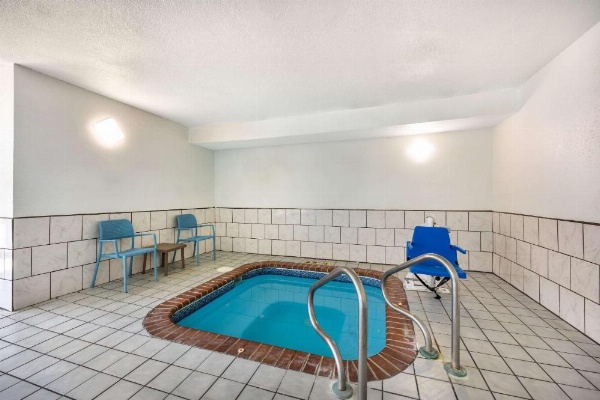 Smoky Hill Inn and Suites image 24